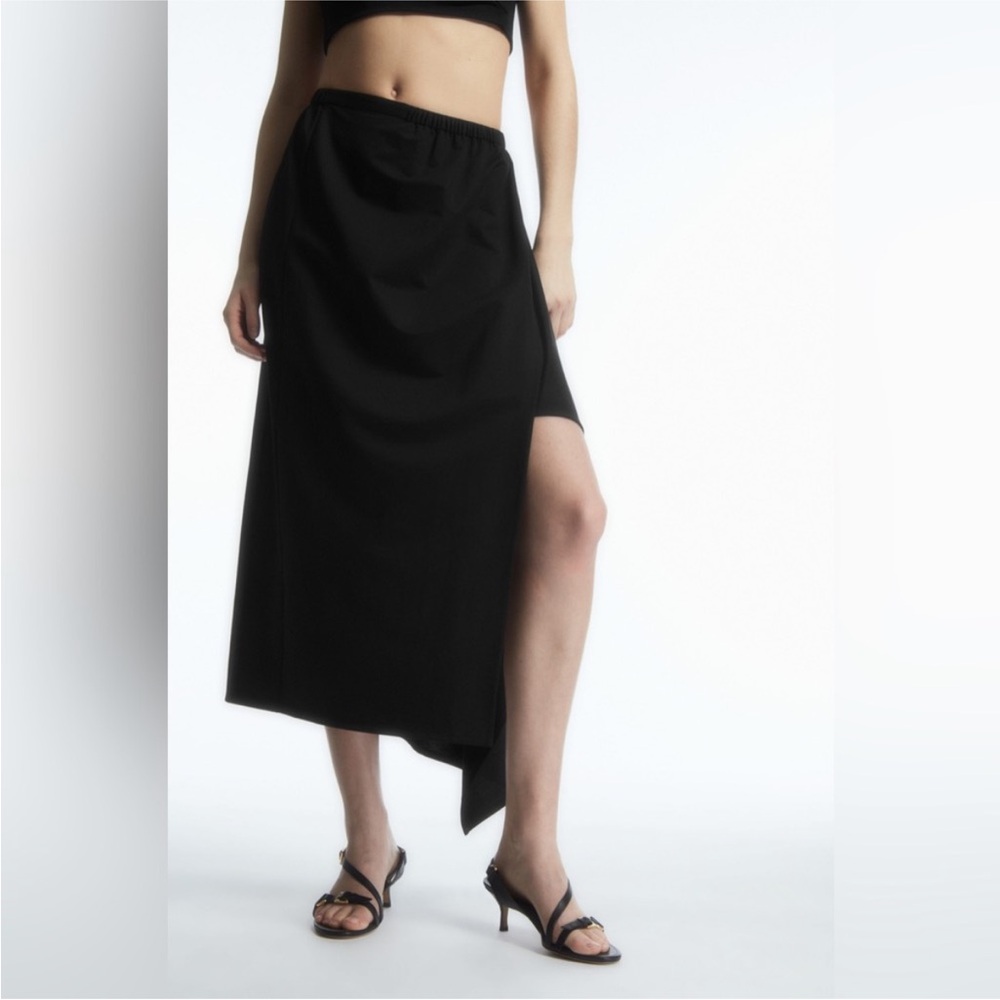 Cos nwot asymmetric skirt